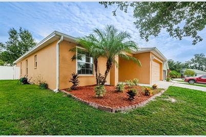 36035 Laguna Hills Circle, Zephyrhills, FL 33541 - Photo 1