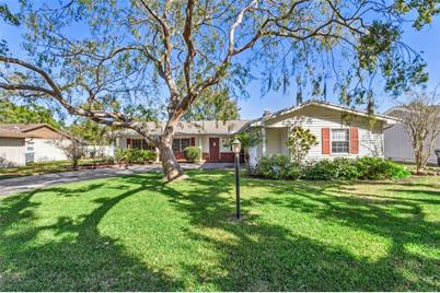 10517 Orange Grove Drive, Tampa, FL 33618 - Photo 1