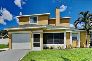 10489 113th Ave, Largo, FL 33773 - Photo 1