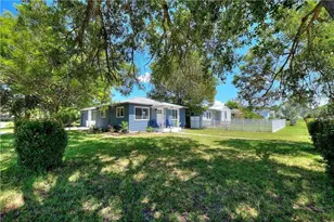 3763 Dartmouth Ave N, Saint Petersburg, FL 33713 - Photo 1