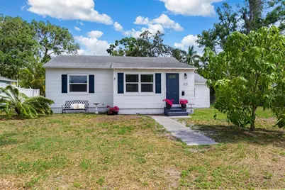 215 35th Avenue NE, Saint Petersburg, FL 33704 - Photo 1