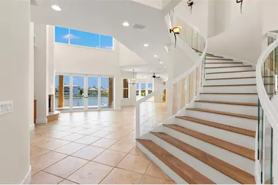 6015 Kipps Colony Drive E, Gulfport, FL 33707 - Photo 1