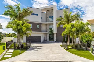 10100 Tarpon Dr, Treasure Island, FL 33706 - Photo 1