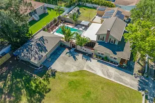 8205 Overlook Pl NE, Saint Petersburg, FL 33702 - Photo 1