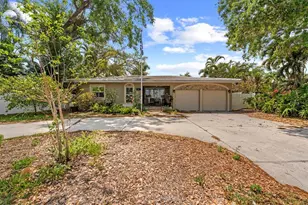 219 Rialto Way NE, Saint Petersburg, FL 33704 - Photo 1