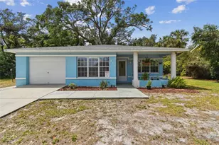 711 6th St NE, Largo, FL 33770 - Photo 1