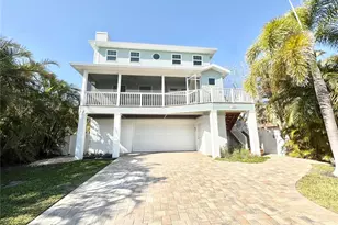 16204 3rd St E, Redington Beach, FL 33708 - Photo 1