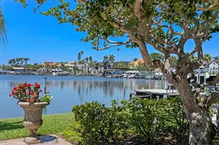 321 Brightwaters Blvd NE, Saint Petersburg, FL 33704 - Photo 1