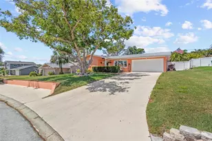 10448 Hetrick Cir W, Largo, FL 33774 - Photo 1