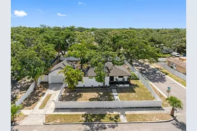 2322 21st Street S, Saint Petersburg, FL 33712 - Photo 1
