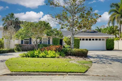 219 Miramar Boulevard NE, Saint Petersburg, FL 33704 - Photo 1