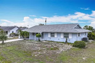 904 Desert Hills Dr, Sun City Center, FL 33573 - Photo 1