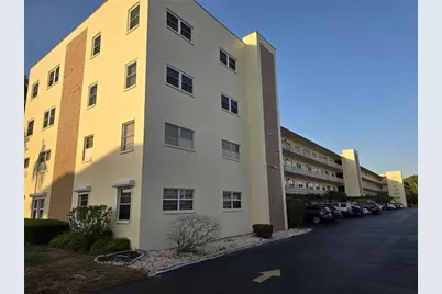 5705 80th Street N #303, Saint Petersburg, FL 33709 - Photo 1