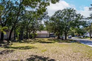 2701 6th St S, Saint Petersburg, FL 33705 - Photo 1
