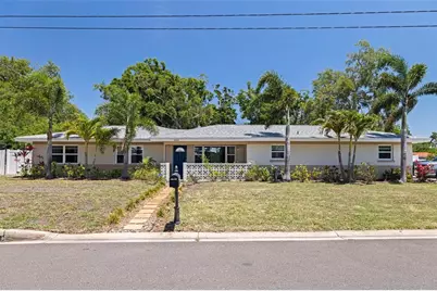 5201 108th Street N, Saint Petersburg, FL 33708 - Photo 1