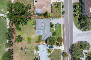 167 Almedo Way NE, Saint Petersburg, FL 33704 - Photo 1