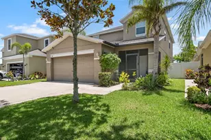 946 Seminole Sky Dr, Ruskin, FL 33570 - Photo 1