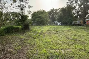 37148 Withlacoochee Ave, Dade City, FL 33523 - Photo 1