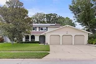 10053 W Bay St, Seminole, FL 33776 - Photo 1