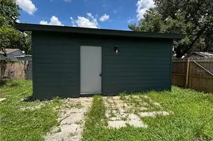 9501 N 11th St, Tampa, FL 33612 - Photo 1