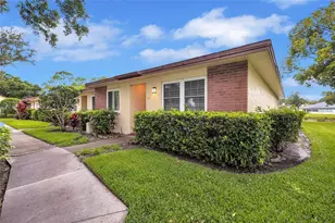 900 MacLaren Dr N, Palm Harbor, FL 34684 - Photo 1