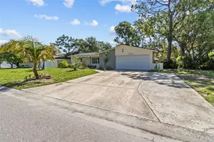 5998 8th St S, Saint Petersburg, FL 33705 - Photo 1