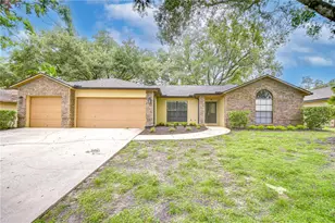 512 Pinewalk Dr, Brandon, FL 33510 - Photo 1
