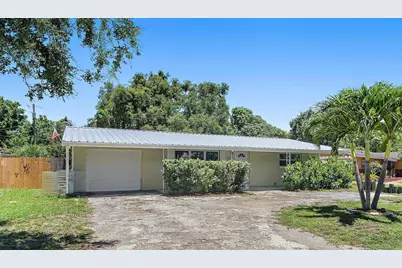 675 69th Avenue S, Saint Petersburg, FL 33712 - Photo 1