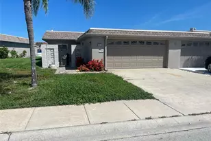 587 Boca Ciega Point Blvd N, Saint Petersburg, FL 33708 - Photo 1