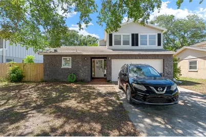 208 SE Lincoln Circle N, Saint Petersburg, FL 33703 - Photo 1