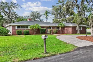 2022 Cricket Ln, Valrico, FL 33594 - Photo 1