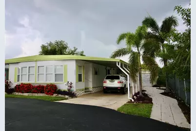 10992 Poplar Street NE #127, Saint Petersburg, FL 33716 - Photo 1