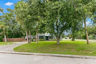 3546 Boca Ciega Dr N, Saint Petersburg, FL 33710 - Photo 1