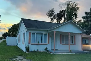 5829 12th St, Zephyrhills, FL 33542 - Photo 1