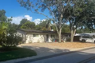 4095 Locust St NE, Saint Petersburg, FL 33703 - Photo 1