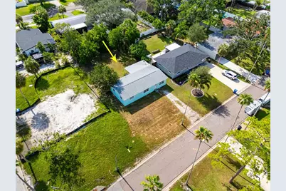 4235 Des Moines Street NE, Saint Petersburg, FL 33703 - Photo 1