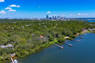 2660 Driftwood Rd S, Saint Petersburg, FL 33705 - Photo 1