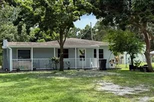 3240 70th Ave N, Saint Petersburg, FL 33702 - Photo 1