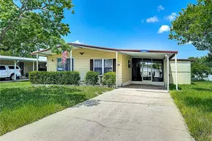 7467 Eastern Cir Dr, Brooksville, FL 34613 - Photo 1