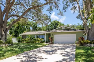 8135 Bayshore Dr, Seminole, FL 33776 - Photo 1