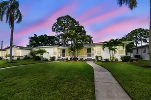 275 Mateo Way NE, Saint Petersburg, FL 33704 - Photo 1