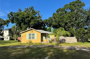 6404 Pershing St NE, Saint Petersburg, FL 33702 - Photo 1