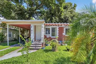 753 29th Ave S, Saint Petersburg, FL 33705 - Photo 1