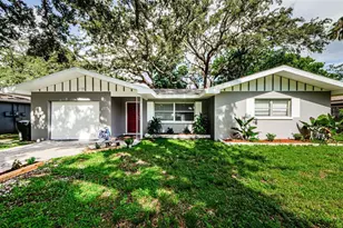 1310 Robin Hood Ln, Dunedin, FL 34698 - Photo 1