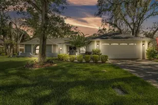 2713 Laurel Oak Dr, Plant City, FL 33566 - Photo 1