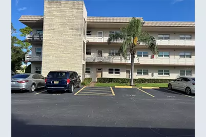 5530 80th Street N #D307, Saint Petersburg, FL 33709 - Photo 1