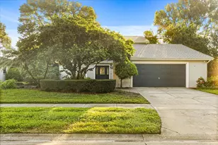 13817 Cypress Village Cir, Tampa, FL 33618 - Photo 1