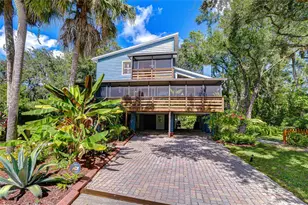 8614 Hibiscus Dr, Tampa, FL 33637 - Photo 1