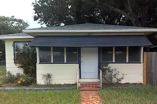 2543 38th Ave N, Saint Petersburg, FL 33713 - Photo 1