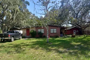 2405 W Sumter Ave, Lake Panasoffkee, FL 33538 - Photo 1